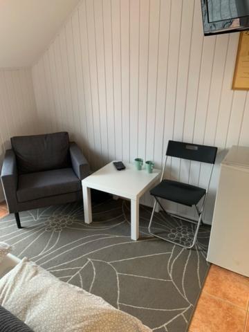 Autoscsarda Es Panzio Hotel Makó Екстериор снимка